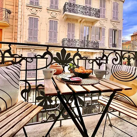 Liberation Center - Private Balcony - 24&7 Reception - Luggage Storage Aparthotel Nice